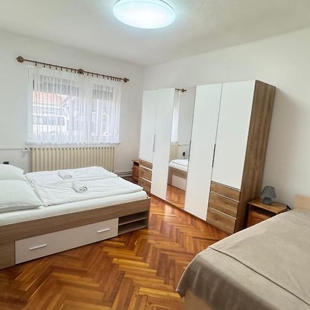 Pingvin Cukrászda Apartman Balatonmariafurdo Bagian luar foto
