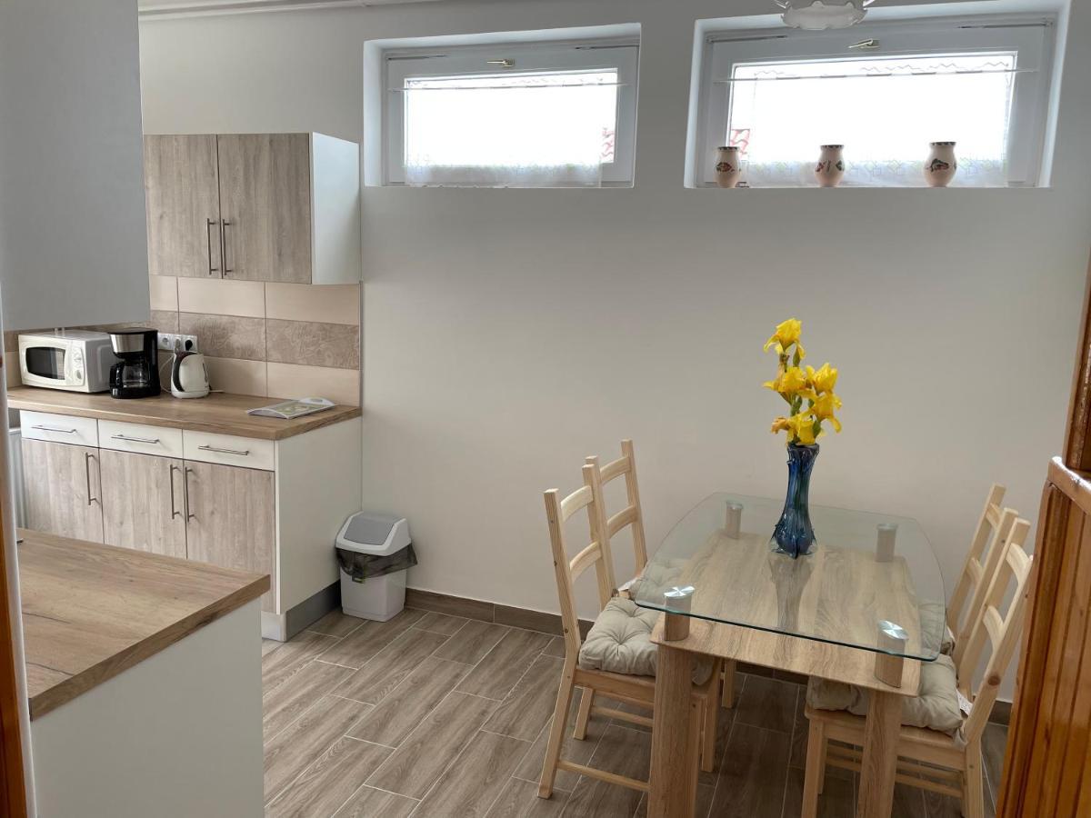 Pingvin Cukrászda Apartman Balatonmariafurdo Bagian luar foto