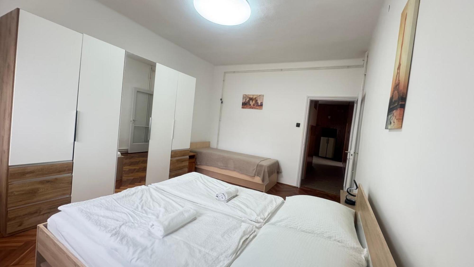 Pingvin Cukrászda Apartman Balatonmariafurdo Bagian luar foto